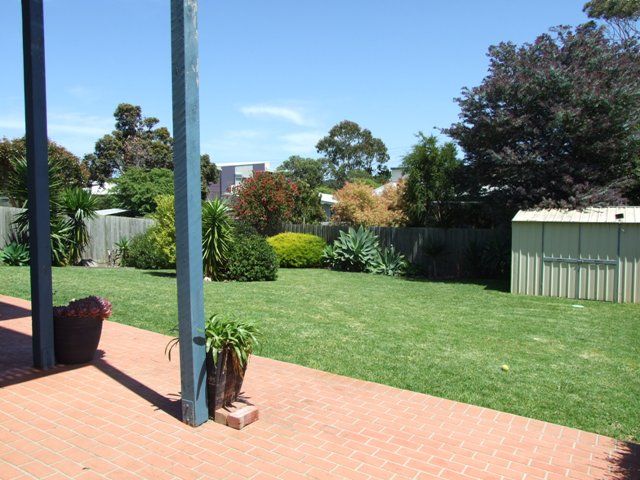 24 Bayview Drive, COWES, VIC 3922