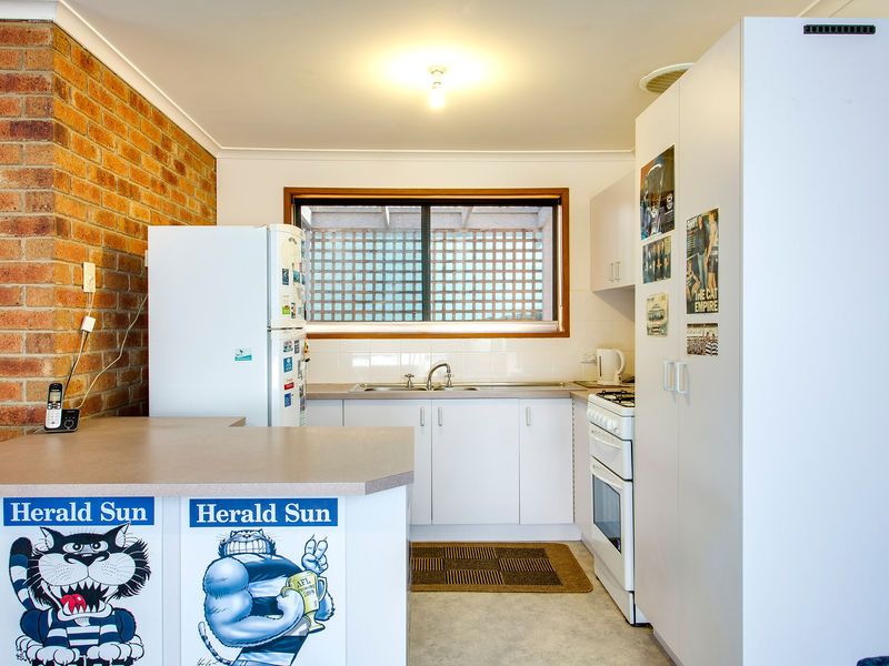 75 Seventh Avenue, Rosebud, VIC 3939