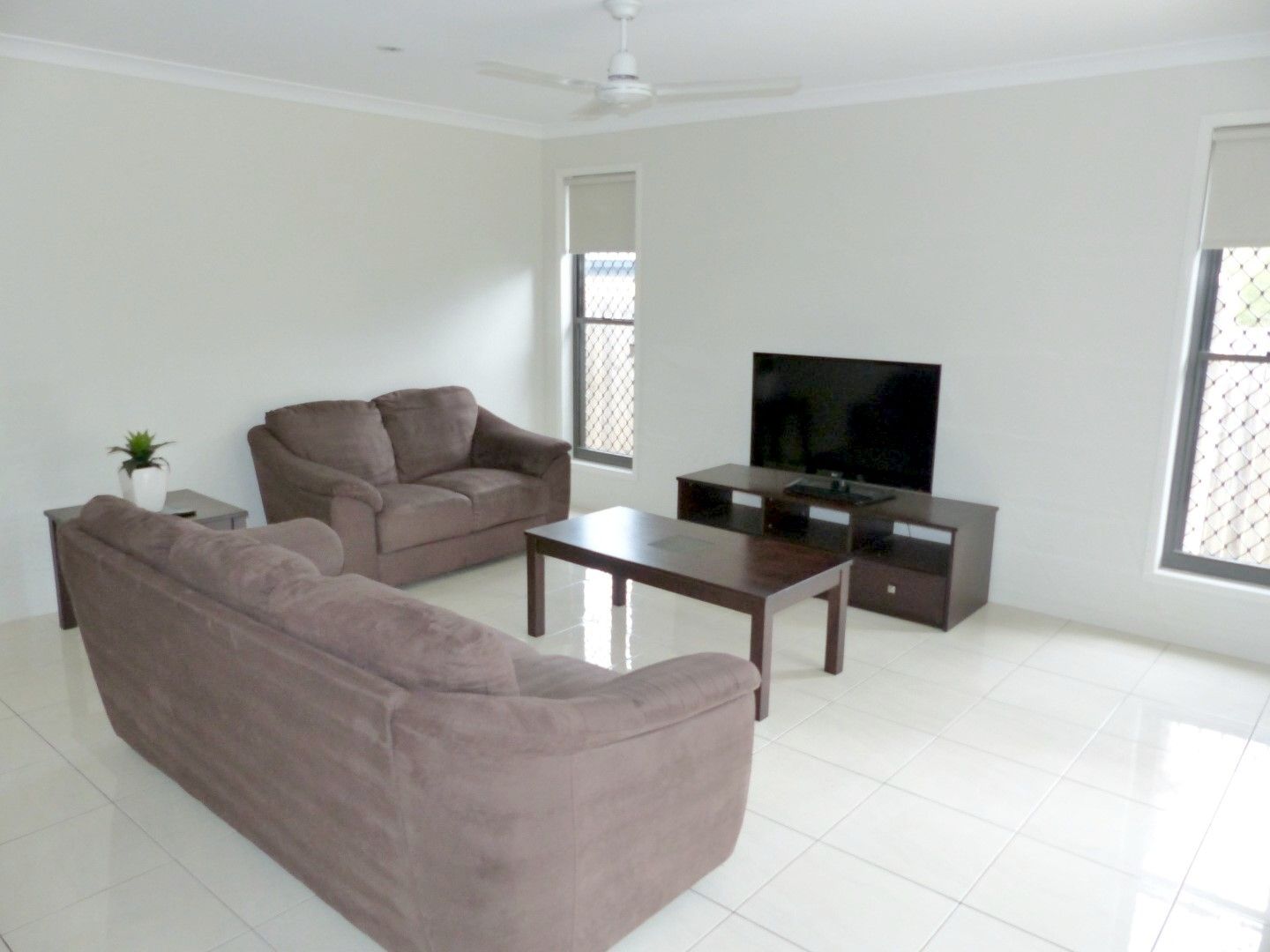 1/8 Beaver Avenue, South Gladstone, QLD 4680