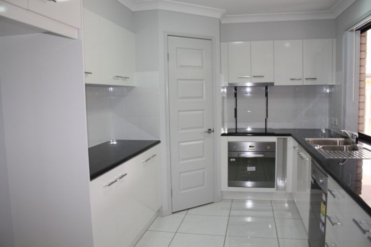 69 Honeywood Drive, Fernvale, QLD 4306