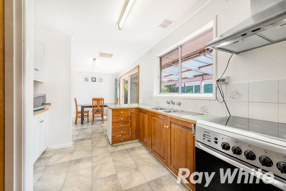 42 Lynn Drive, Ferntree Gully, VIC 3156