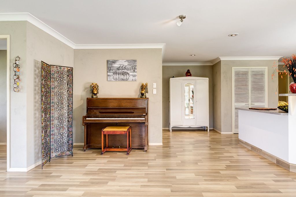 1 Annwal Lane, Hunchy, QLD 4555