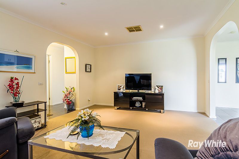 7 Joseph Banks Crescent, CRANBOURNE, VIC 3977