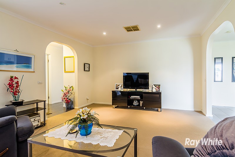 7 Joseph Banks Crescent, CRANBOURNE, VIC 3977