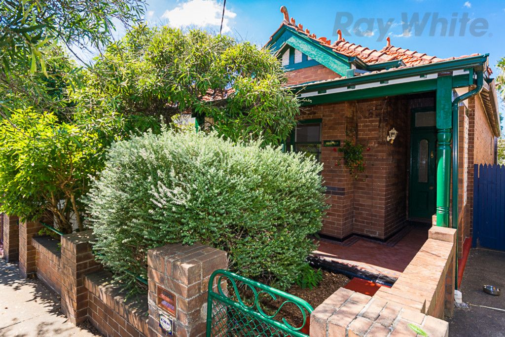 14 Moonbie Street
