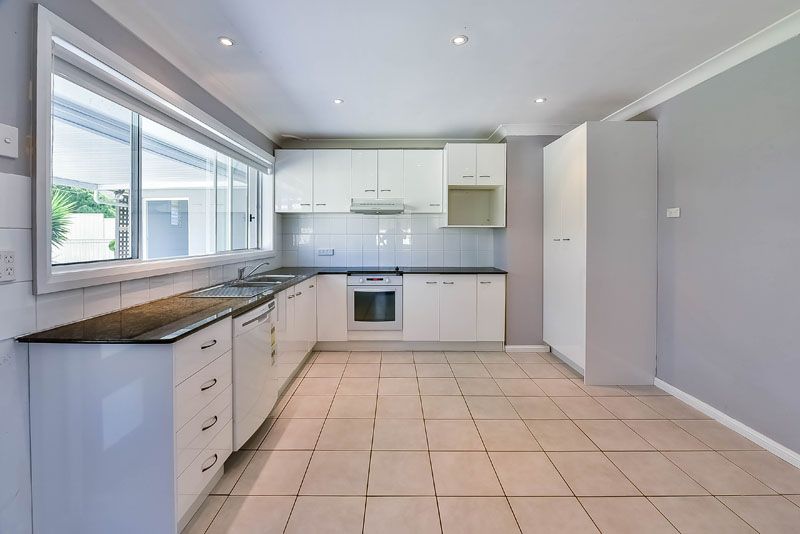 34 Lawn Avenue, Bradbury, NSW 2560