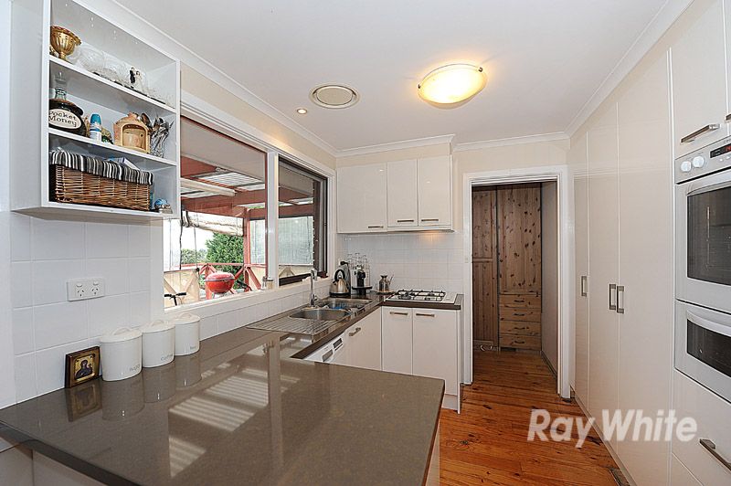 27 Oxley Way, Endeavour Hills, VIC 3802