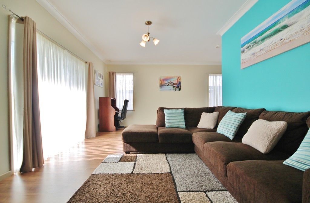 84 Blackett Avenue, Young, NSW 2594