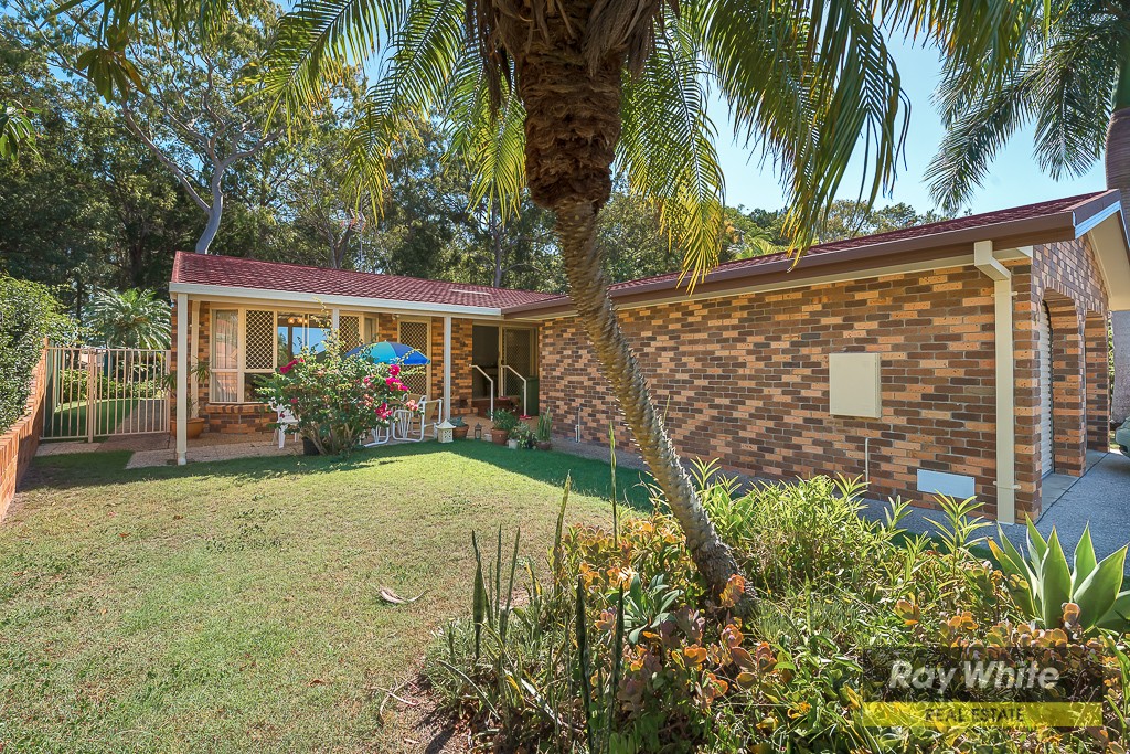 2/11 Woodgate Place, Paradise Point, QLD 4216
