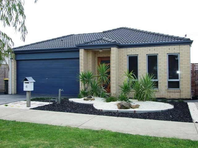4 Rosella Grove, COWES, VIC 3922