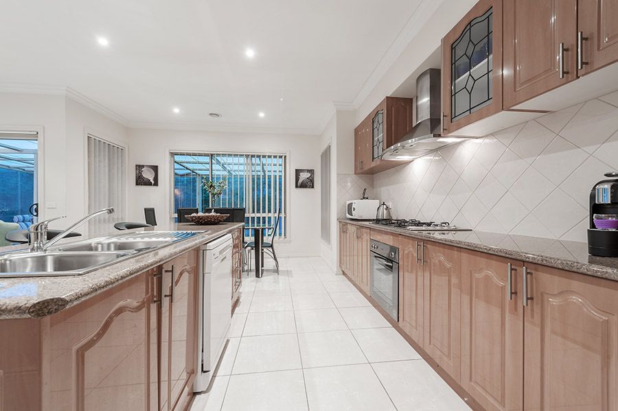 8 Berrima Close, Craigieburn, VIC 3064