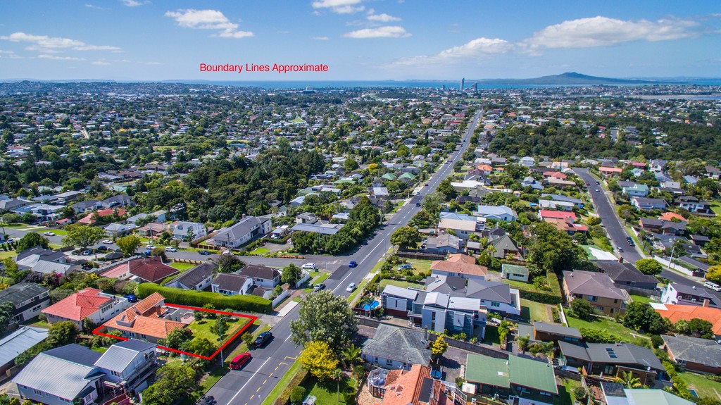 6 Pupuke Road, Hillcrest, North Shore City