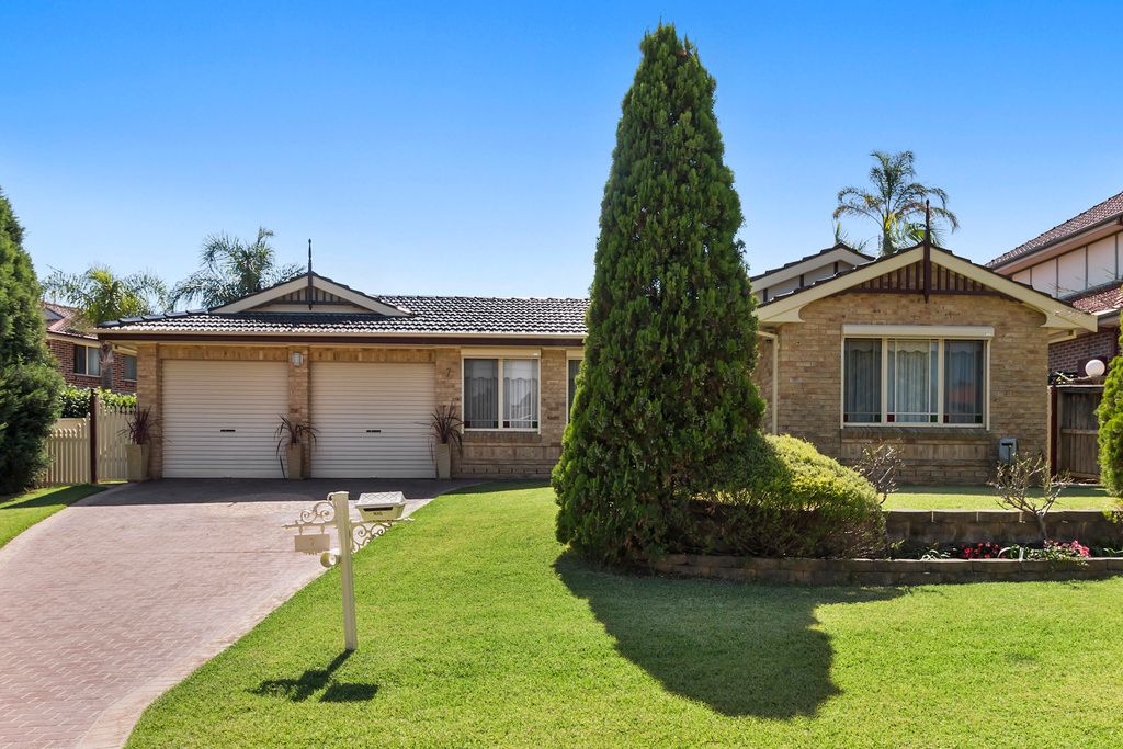 7 Bickerton Avenue