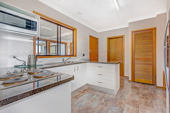 13 Calverton Crescent, Belmont North, NSW 2280