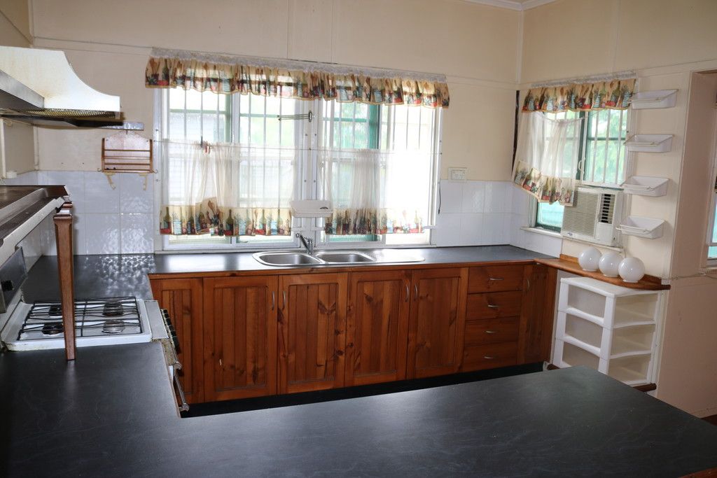 13 Casey Street, Leichhardt, QLD 4305