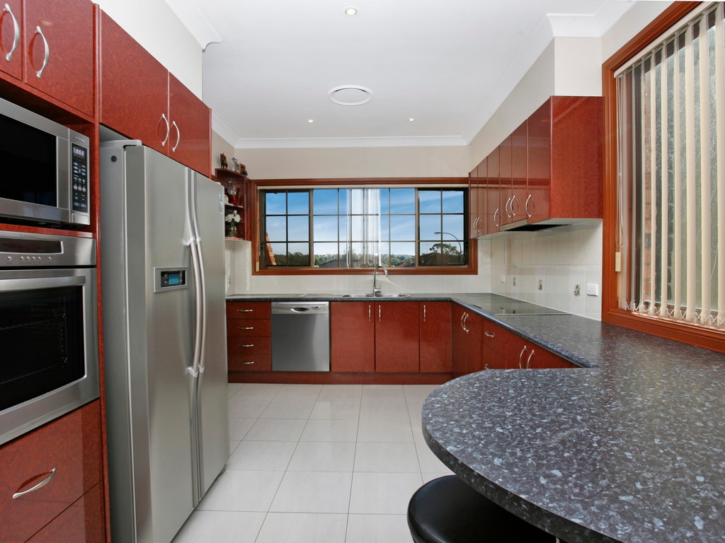 9 Leonello Place, Edensor Park, NSW 2176