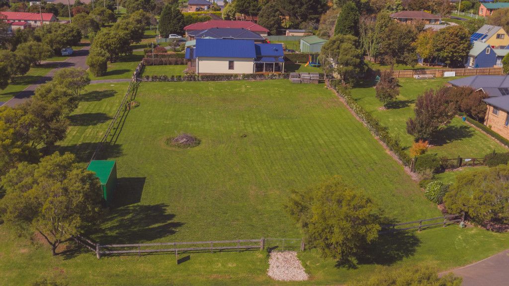 1 Hanrahan Place, Robertson, NSW 2577