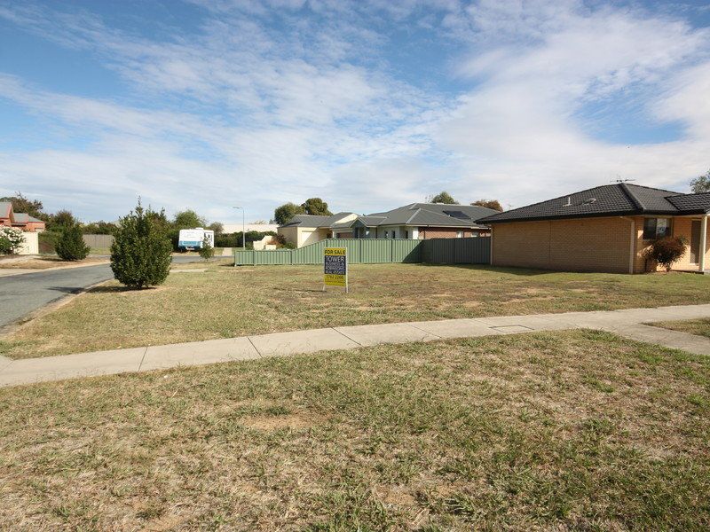 3/2 Peppermint Place, Benalla, VIC 3672