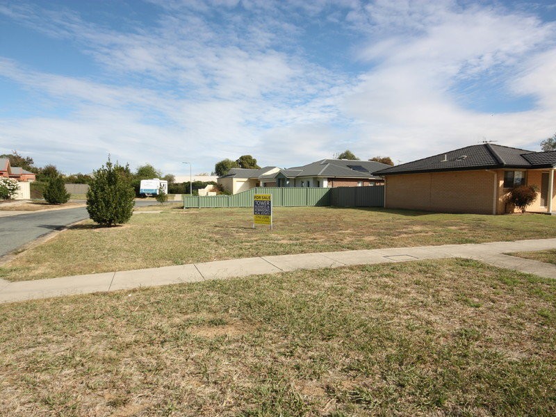 3/2 Peppermint Place, Benalla, VIC 3672