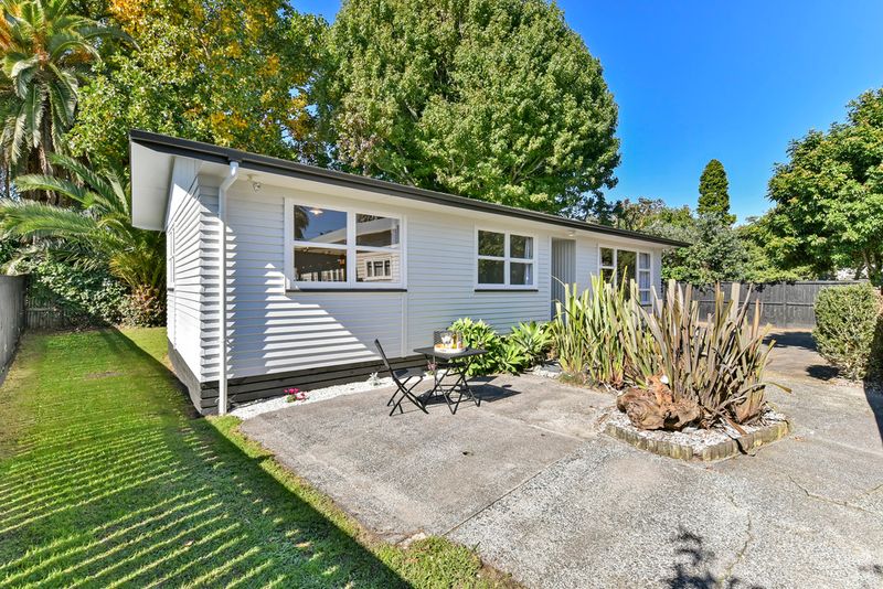 Immaculate Abode -FINAL NOTICE AUCTION SAT 3:30 PM - Papakura