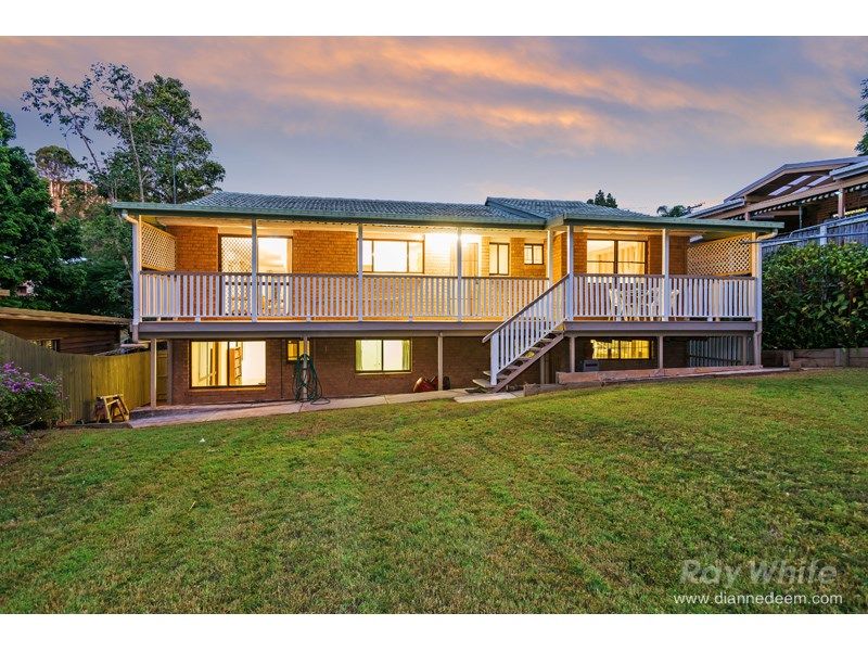 73 Brodie Street, Holland Park West QLD 4121