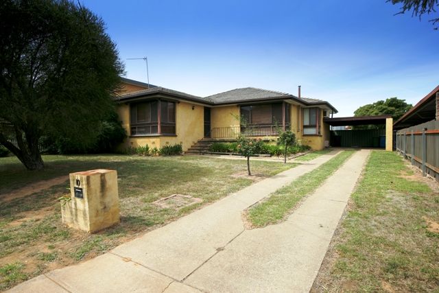 10 Temerloh Avenue, Tolland, NSW 2650