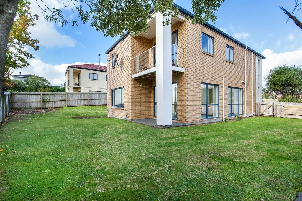1 Hercules Drive, Henderson, Waitakere City