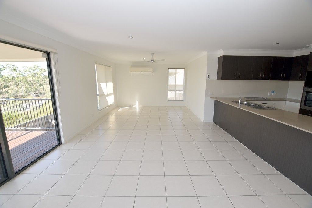 15 Florey Place, Kirkwood, QLD 4680