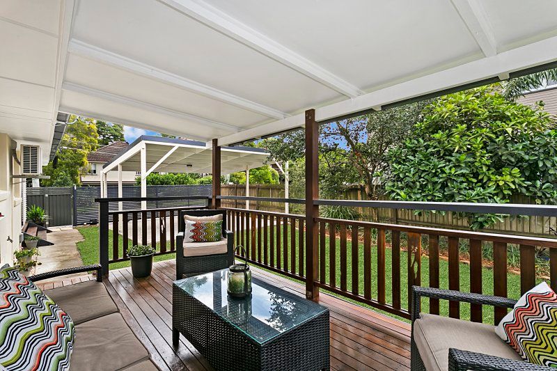 20 Newcastle Street, Fairfield, QLD 4103