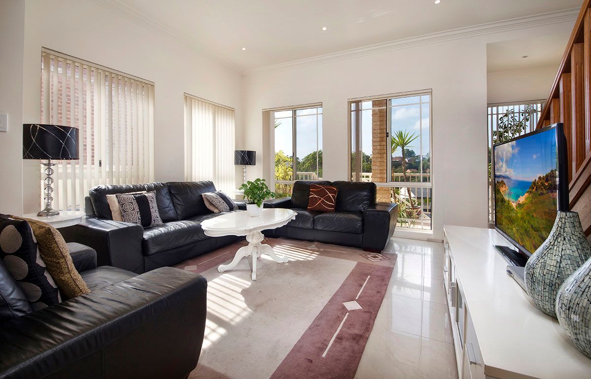 10A Charlotte Place, Illawong, NSW 2234