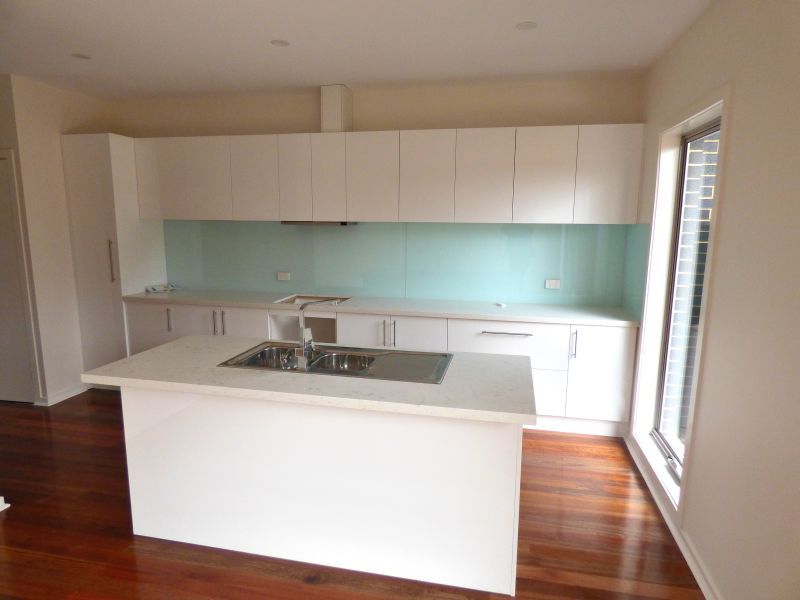 2and3/2 Pershing Street, Reservoir, VIC 3073