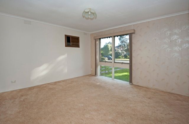 12 Sandhurst Crescent, Bundoora, VIC 3083