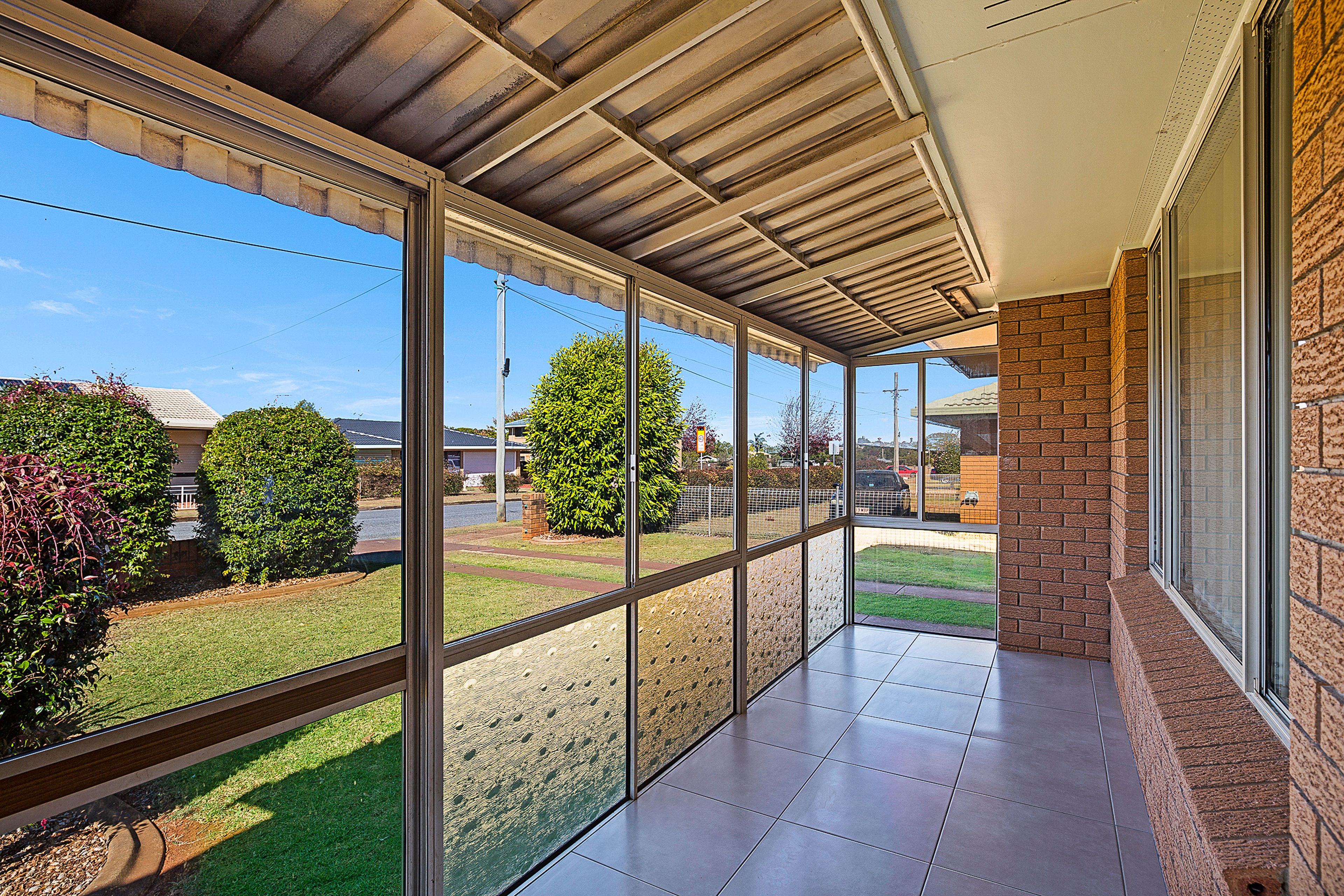 19 Sampson Street, Wilsonton, QLD 4350