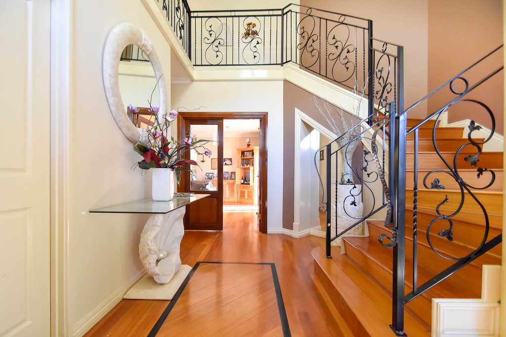 24 Macaulay Crescent, Inglewood, WA 6052