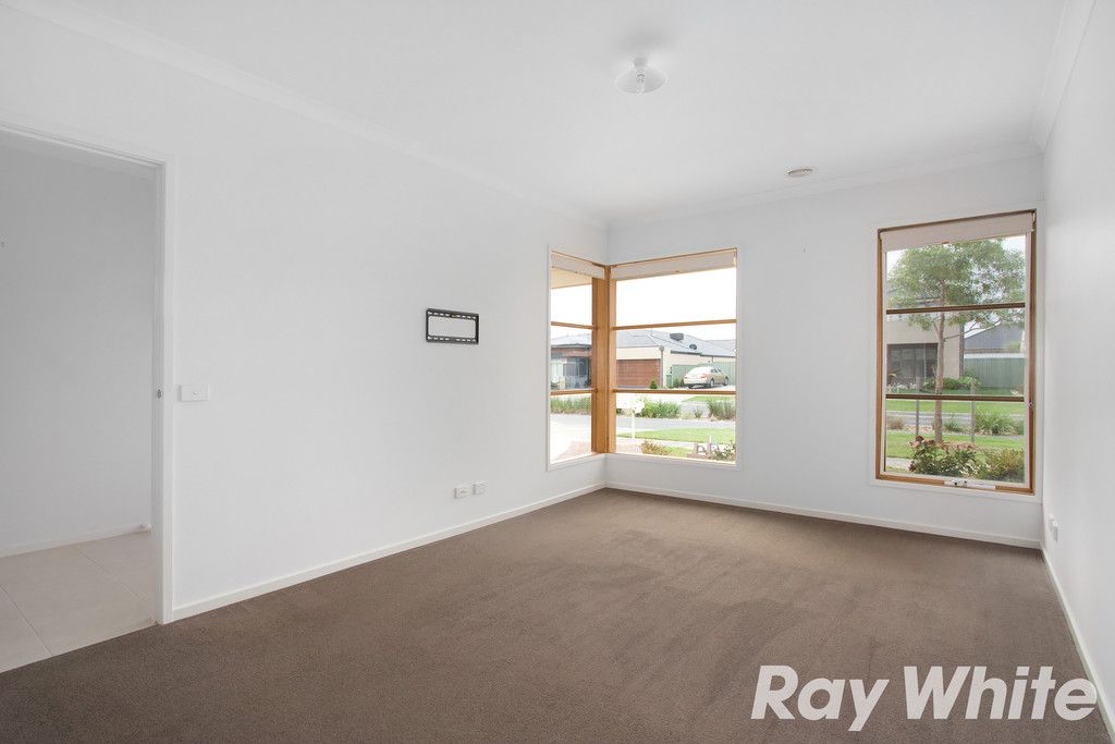 48 Park Orchard Drive, Pakenham, VIC 3810