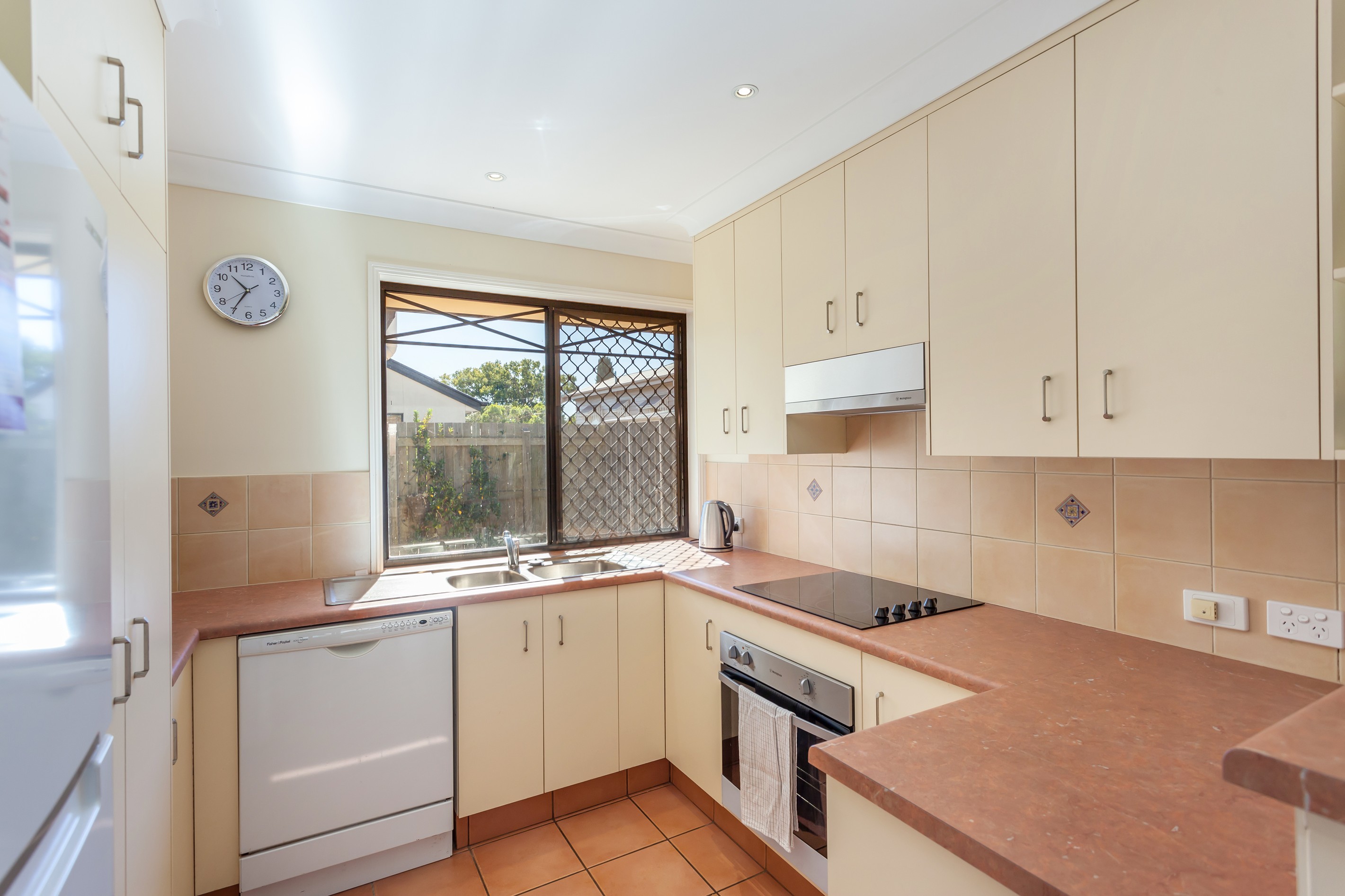 Unit 2/220 Campbell Street, Newtown, QLD 4350