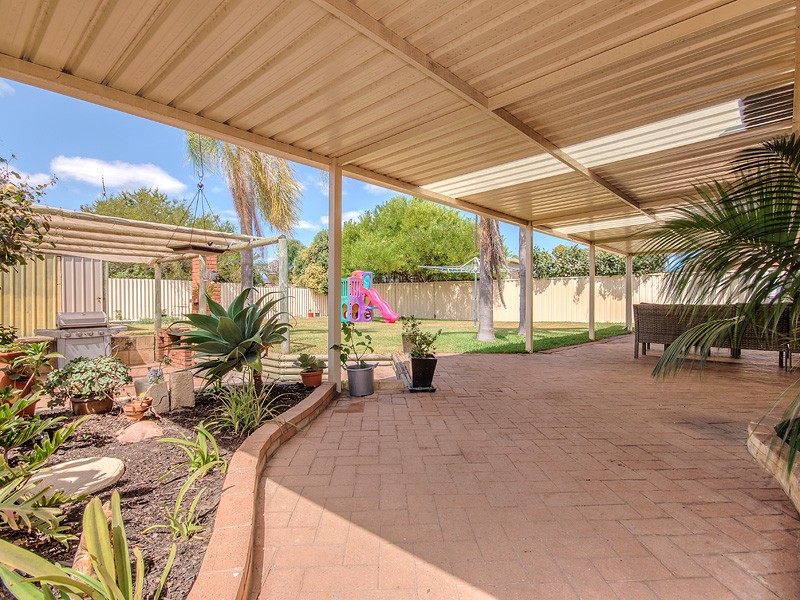 5 Beermullah Way, Waikiki, WA 6169