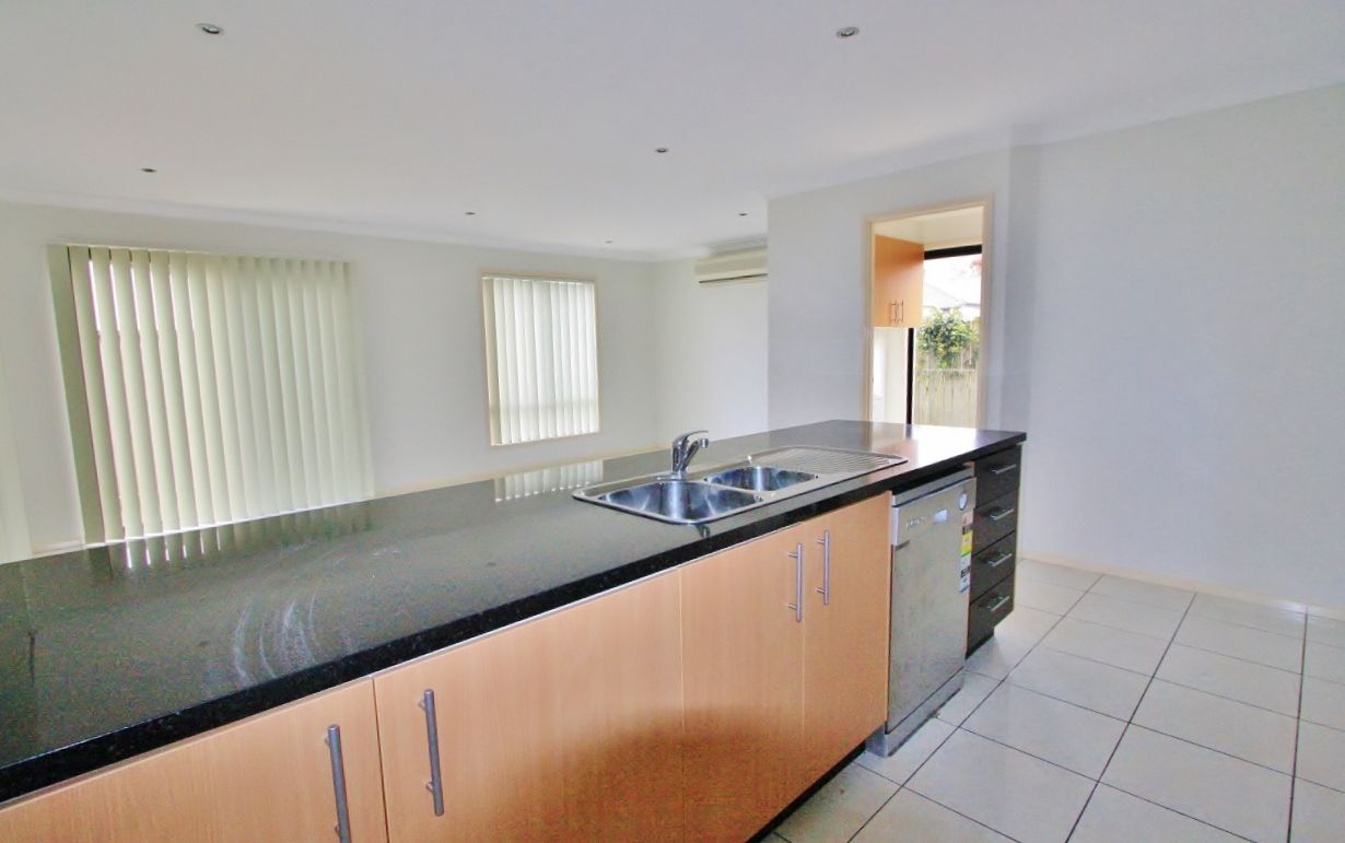 8 Hira Close, Calamvale, QLD 4116