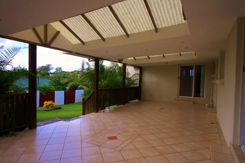 9 Honeysuckle Street, Mansfield, QLD 4122