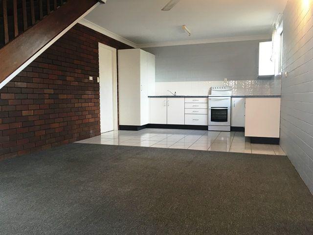 1/287 Hutton Street, Berserker, QLD 4701