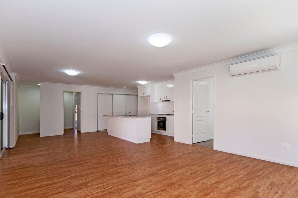 4 Tarlington Street, Middle Ridge, QLD 4350
