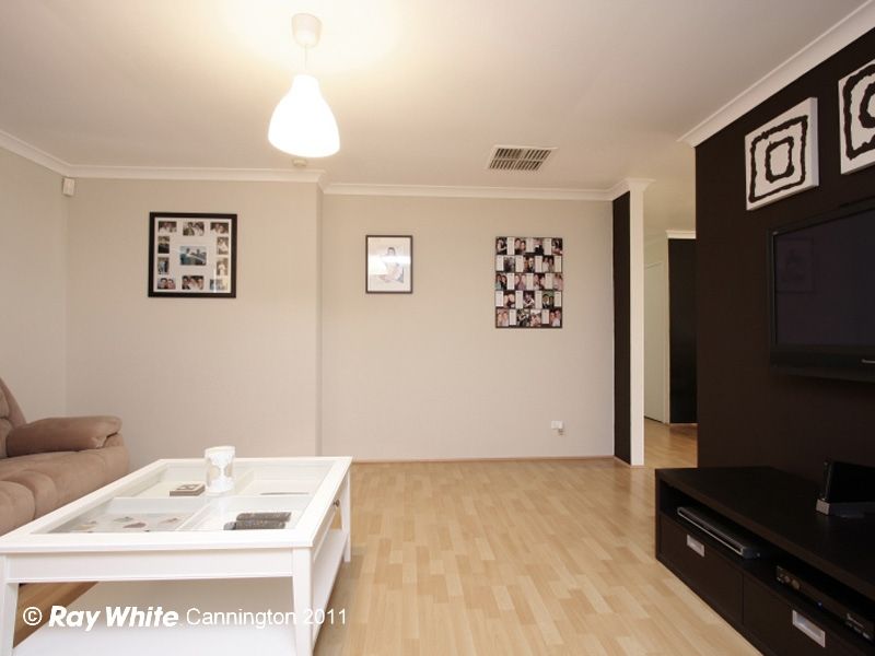 135 Seville Drive, Seville Grove, WA 6112