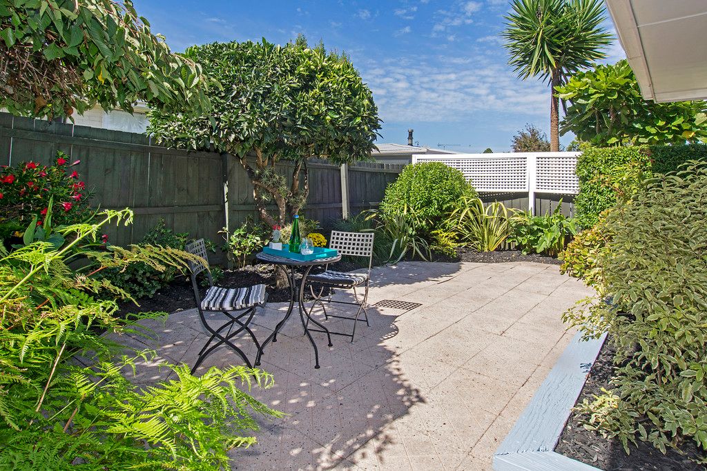 2/54 Moore Street, Howick, Manukau City