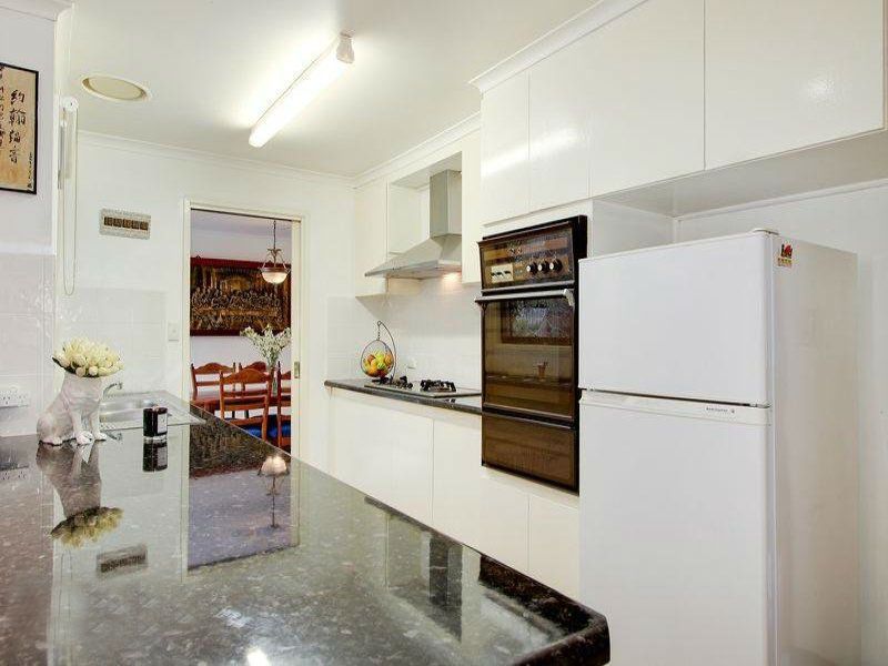 8 Milbrey Close, Wantirna South, VIC 3152