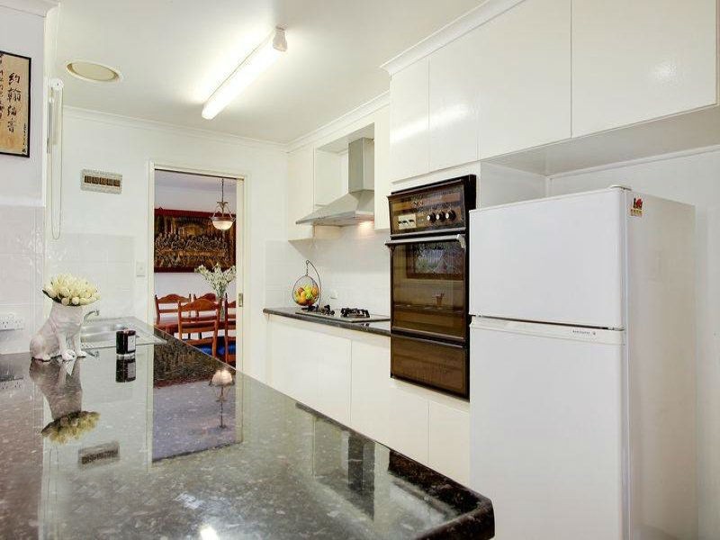 8 Milbrey Close, Wantirna South, VIC 3152