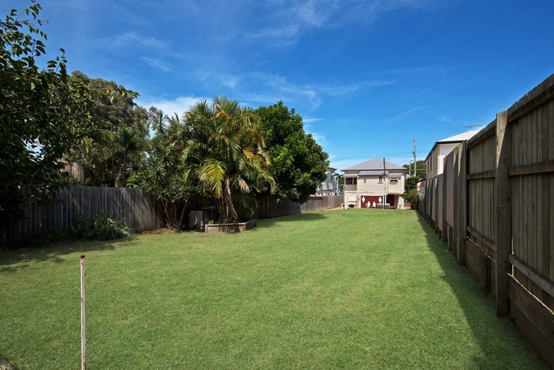76 Oxley Avenue, Woody Point, QLD 4019