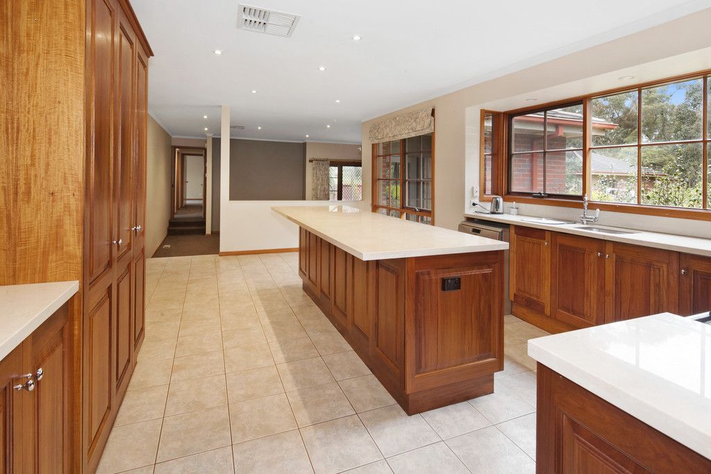 9555 Western Highway, Warrenheip, VIC 3352