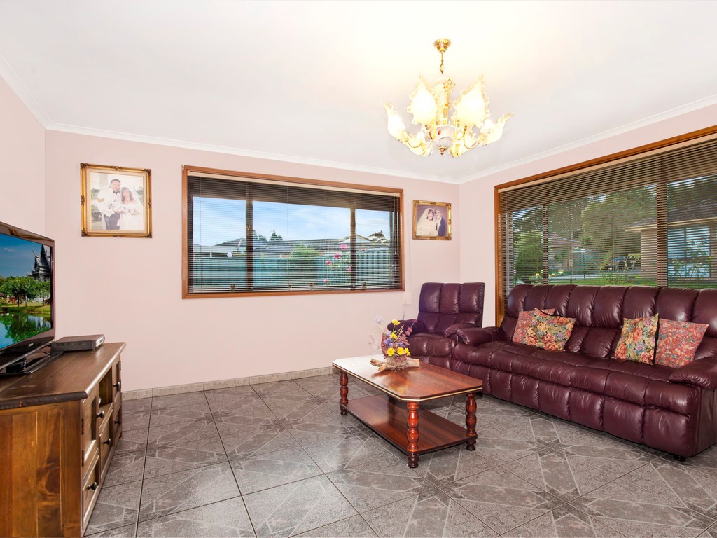 9/16 Benghazi Street, Bossley Park, NSW 2176
