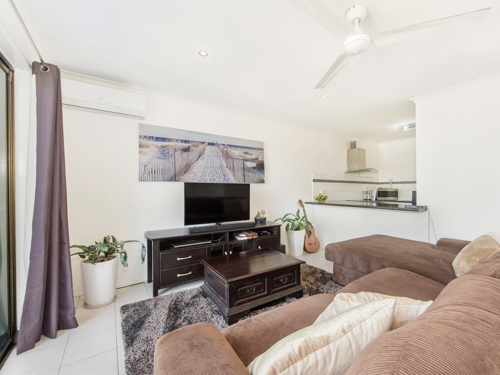 11/27 Whiting Street, Labrador, QLD 4215