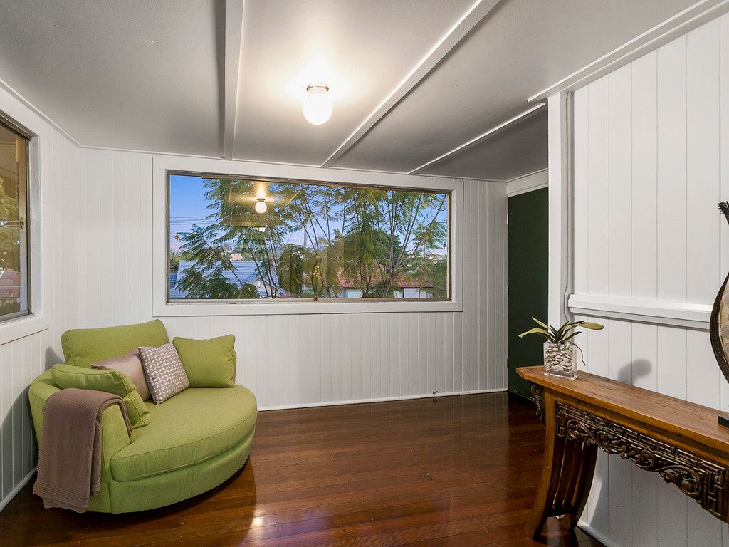 25 Marshall Road, Holland Park West, QLD 4121
